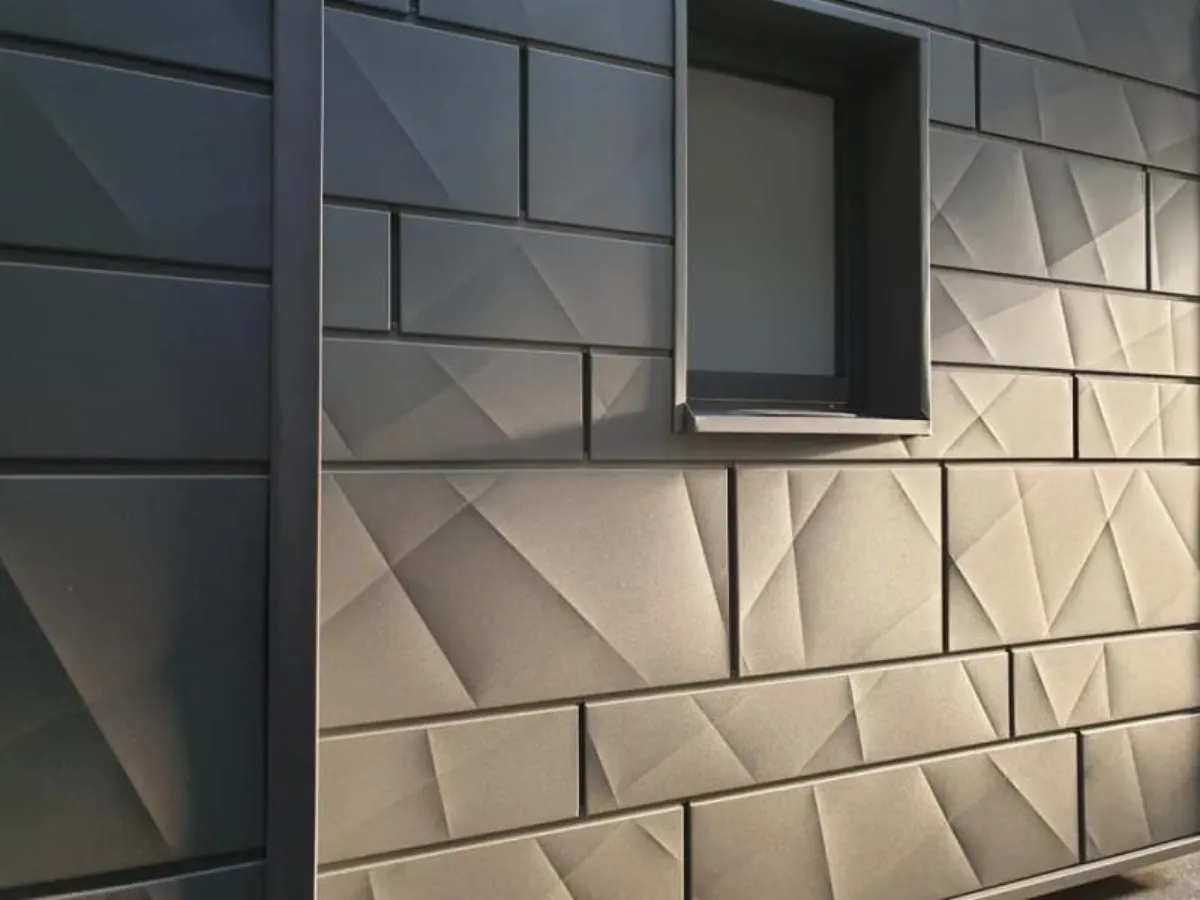 Bardage aluminium sur façade — Alpha Couverture Saint-Brieuc